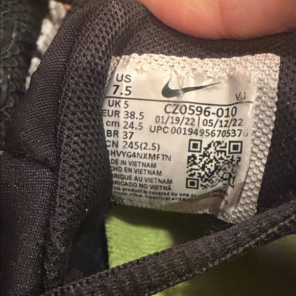 Nike Black Mesh Sneakers with White Logo - Picture 3 of 5